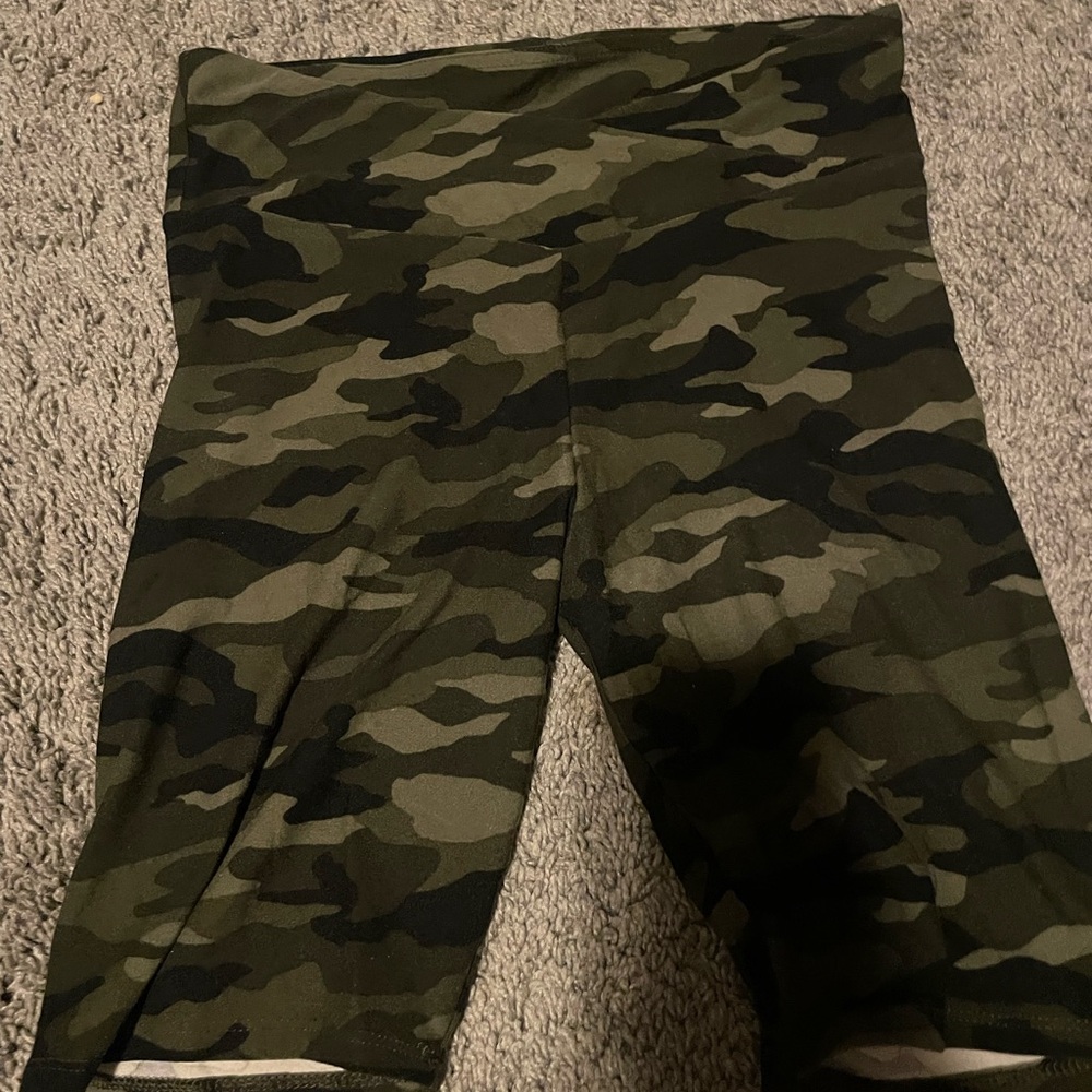 No Boundaries Kids Camo Shorts - Green and Black